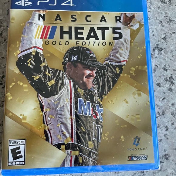 Brand new PlayStation 4 nascar game - Picture 5 of 5